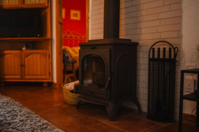 Chimenea de leña terraza y wifi en Benamahoma, Benamahoma